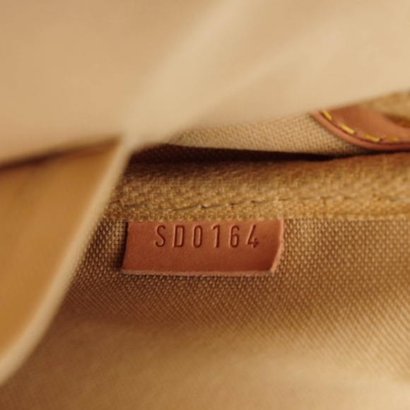 LOUIS VUITTON Damier Azur Favorite MM - Picture 5 of 9